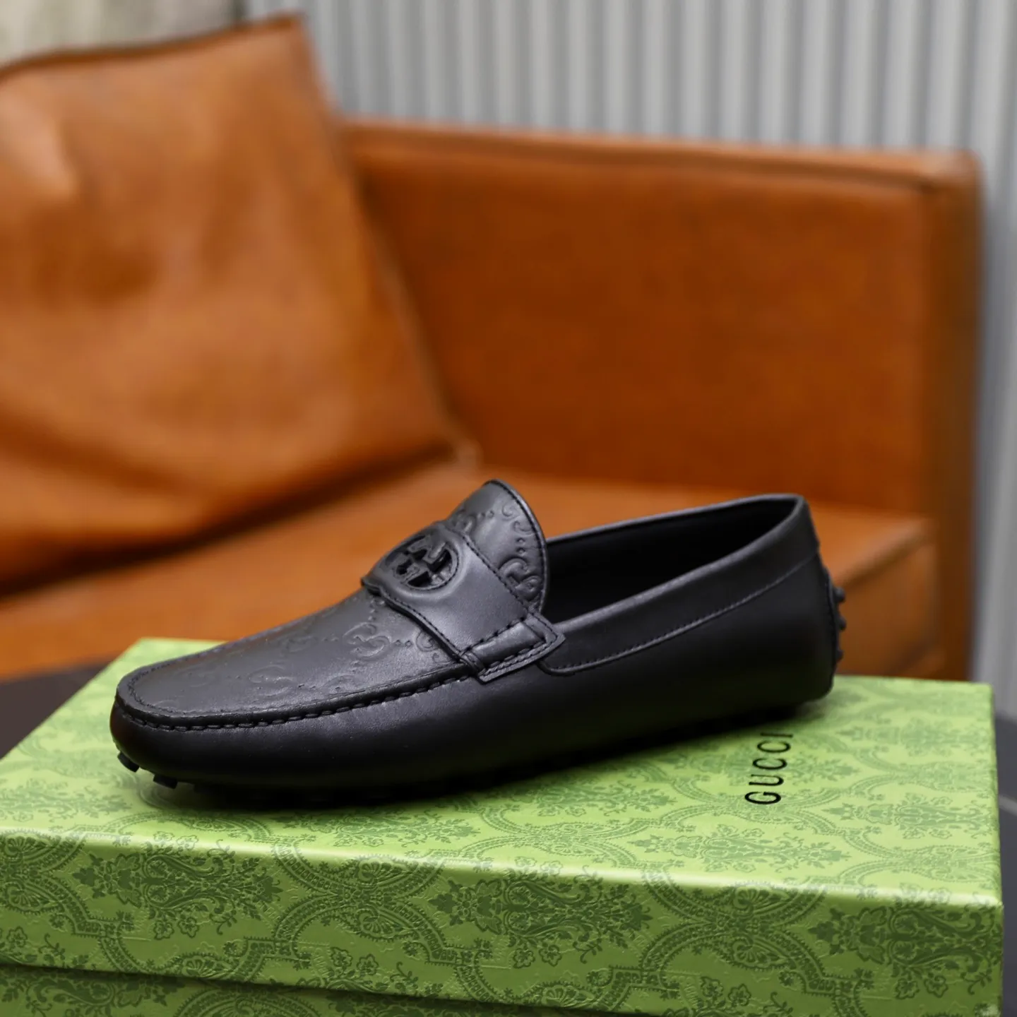 Ex-factory price: 460💰[GUCCI] Gucci ⚠️High-end men’s driving and pedal series ⚠️38-44 (customized for 45) ⚠️All original cowhide leather! Thick and soft! Made entirely of calfskin lining! Rubber sheet anti-slip beanie sole! Three-dimensional package technology! Fashionable and classic! Handicrafts! Original high quality! Feel free to compare!